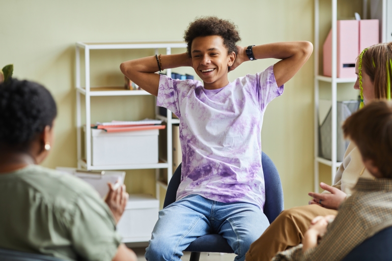 young person at advice and counselling service youth access